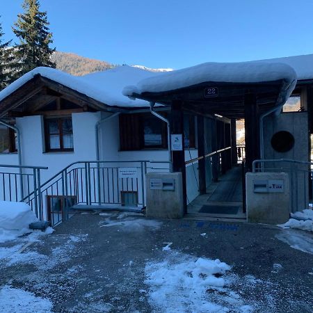 Haus Im Turm Apartamento Bad Kleinkirchheim Exterior foto