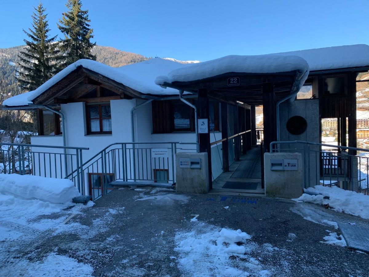 Haus Im Turm Apartamento Bad Kleinkirchheim Exterior foto