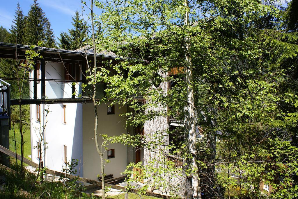 Haus Im Turm Apartamento Bad Kleinkirchheim Exterior foto